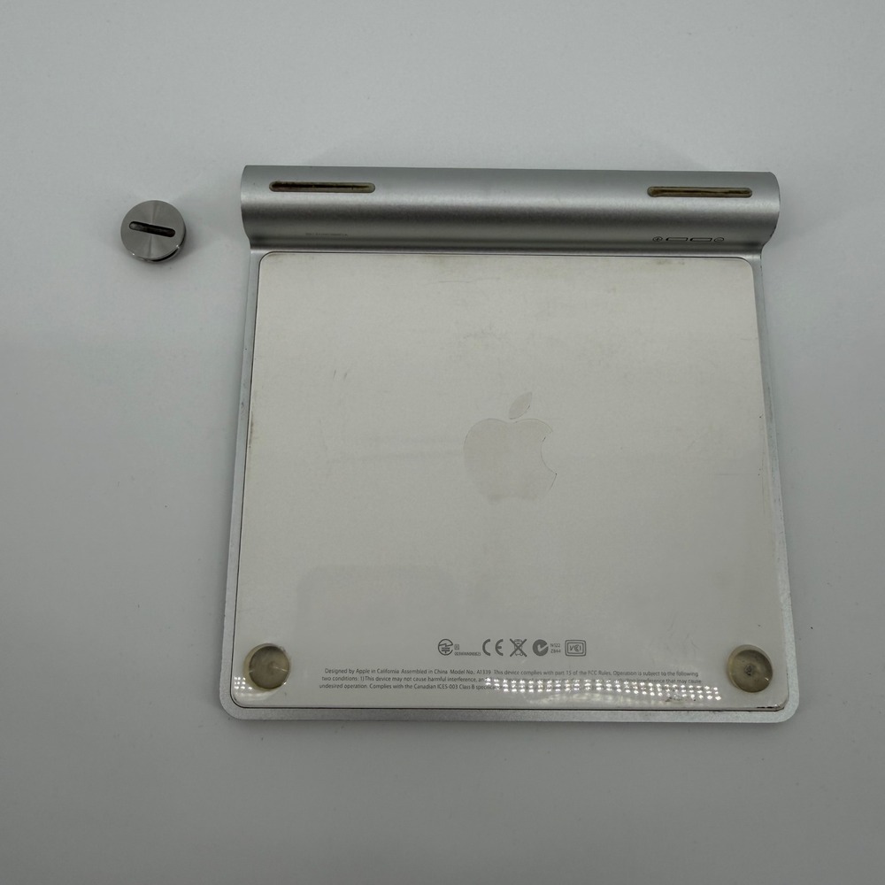 Apple Magic Trackpad Unisex OS Silver A1339 Wireless Bluetooth Multi-Touch - Picture 3 of 7